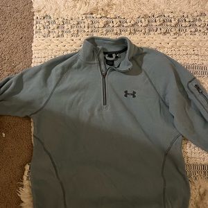 Under armour pull over size small